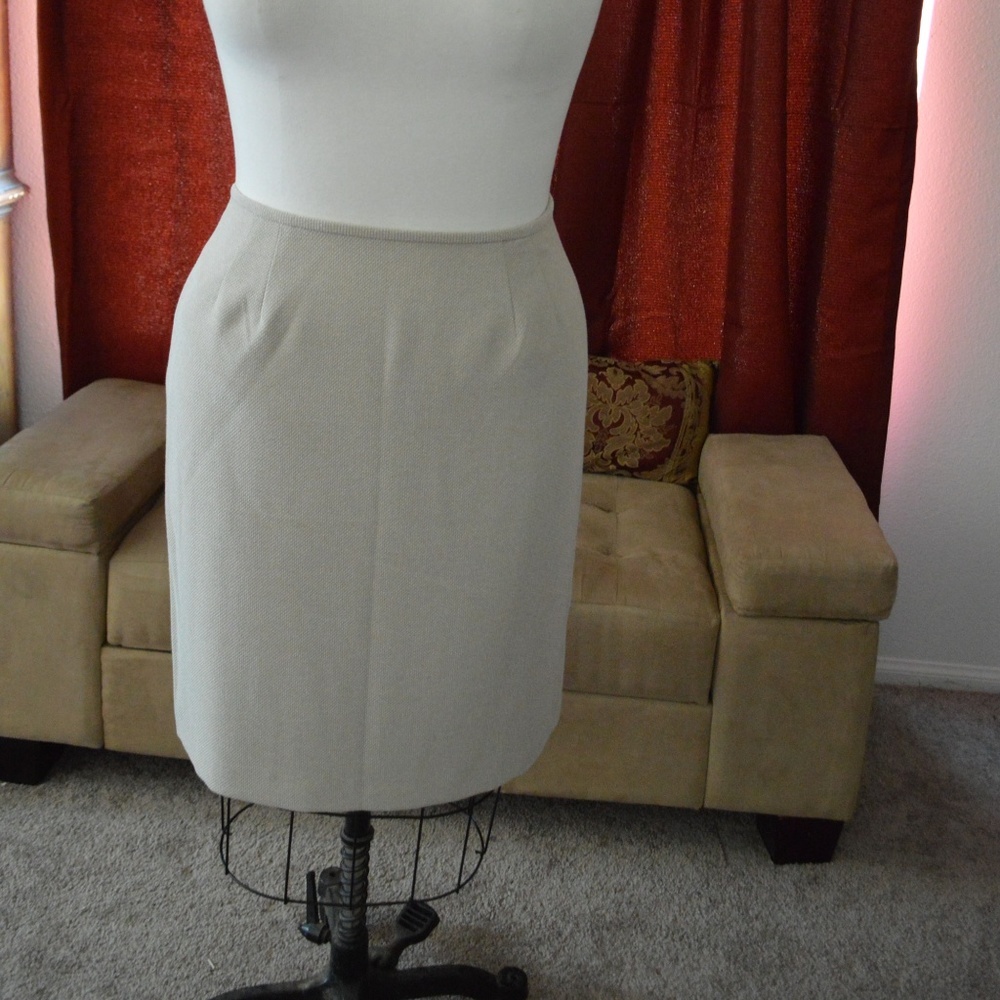 Vintage Collection for le Suit  Ivory Tweed 14P